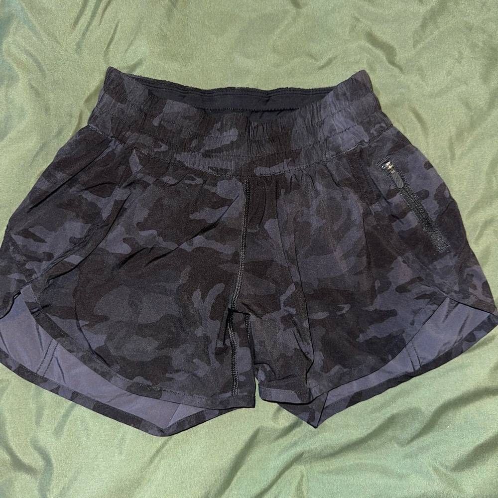 Lululemon Black Camo 4” Hotty Hot Shorts